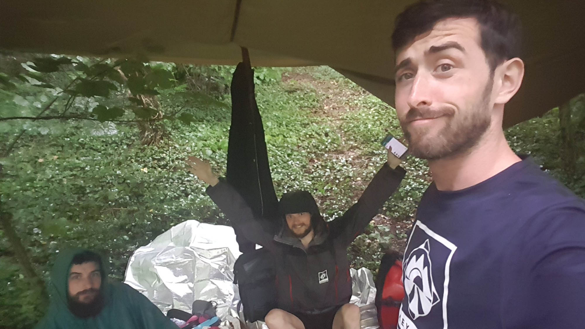 Guillaume, Denis & Kevin sous la première pluie de l'aventure Hey Bro