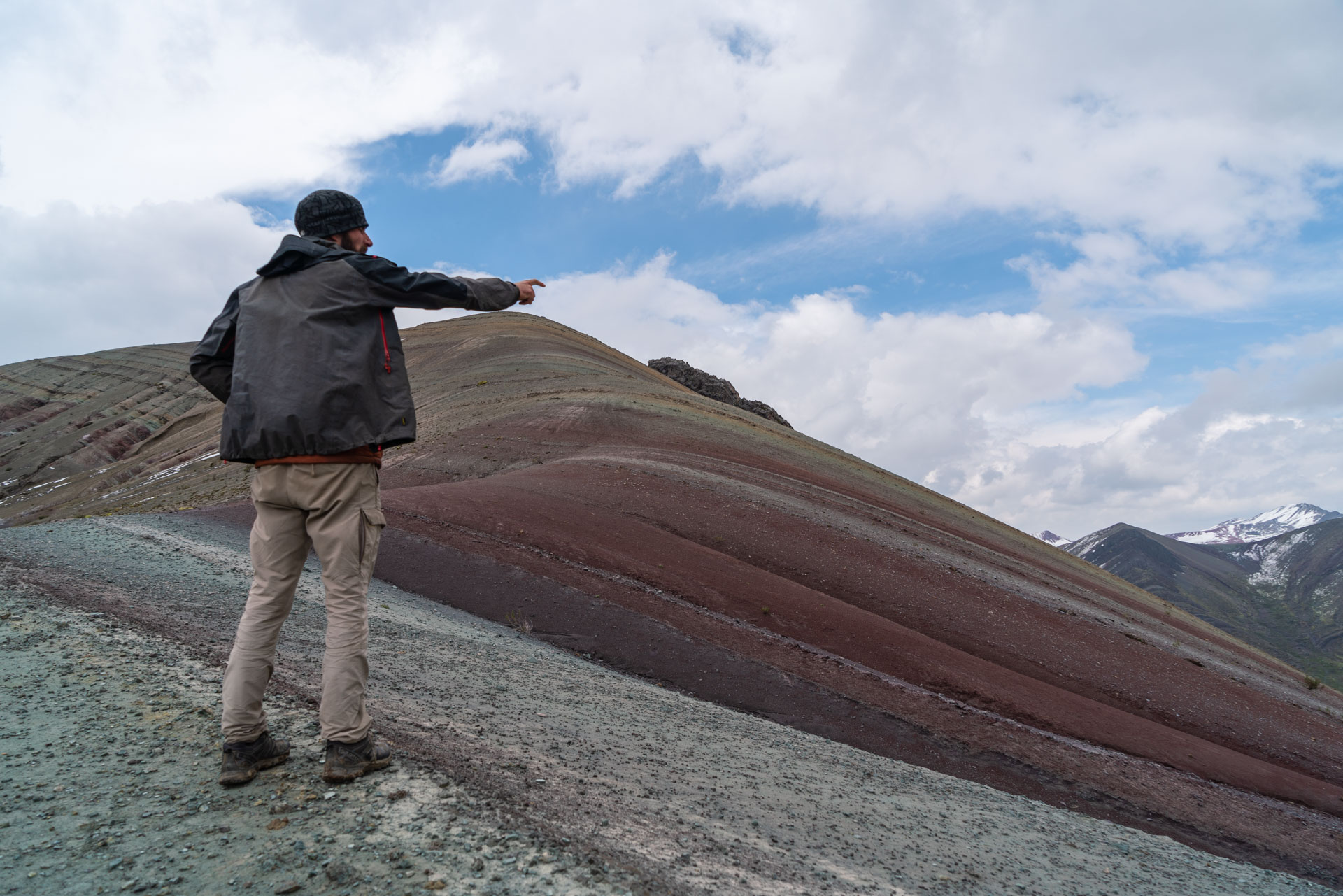 Guillaume devant la montagne